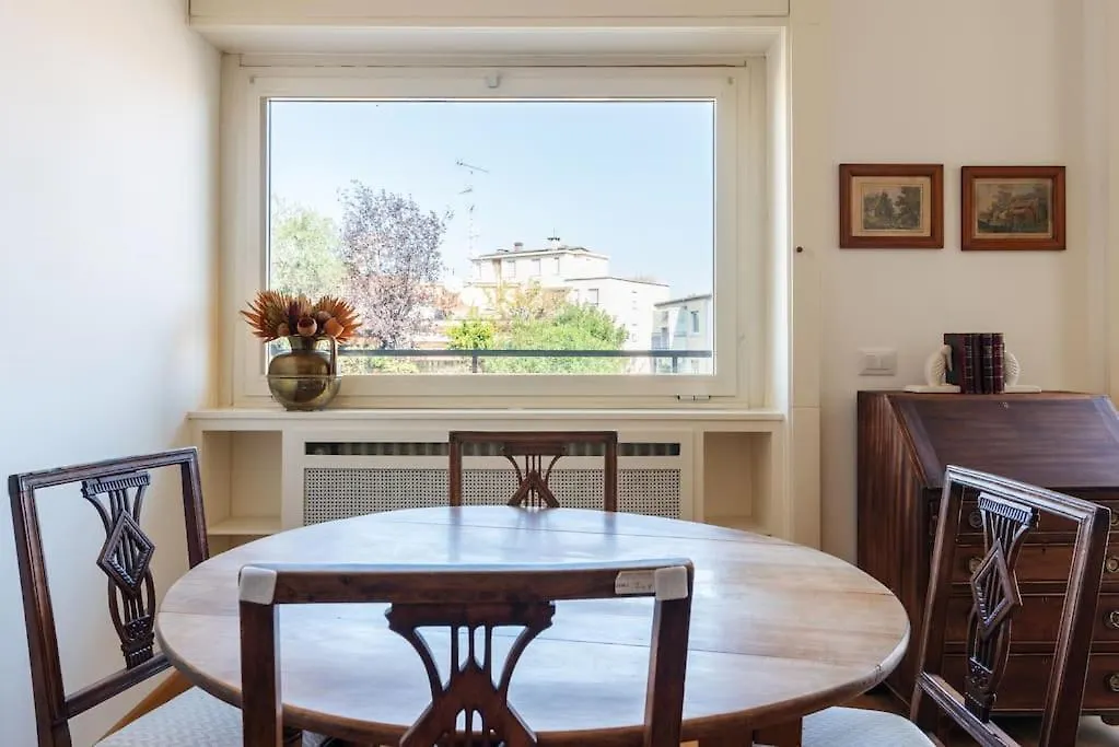 Elegante Bilocale San Calocero Apartment Milan Italy