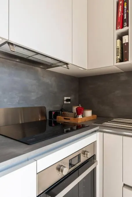 Elegante Bilocale San Calocero Apartment Milan