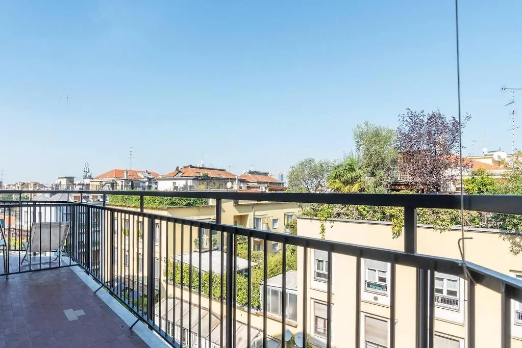 Elegante Bilocale San Calocero Apartment Milan
